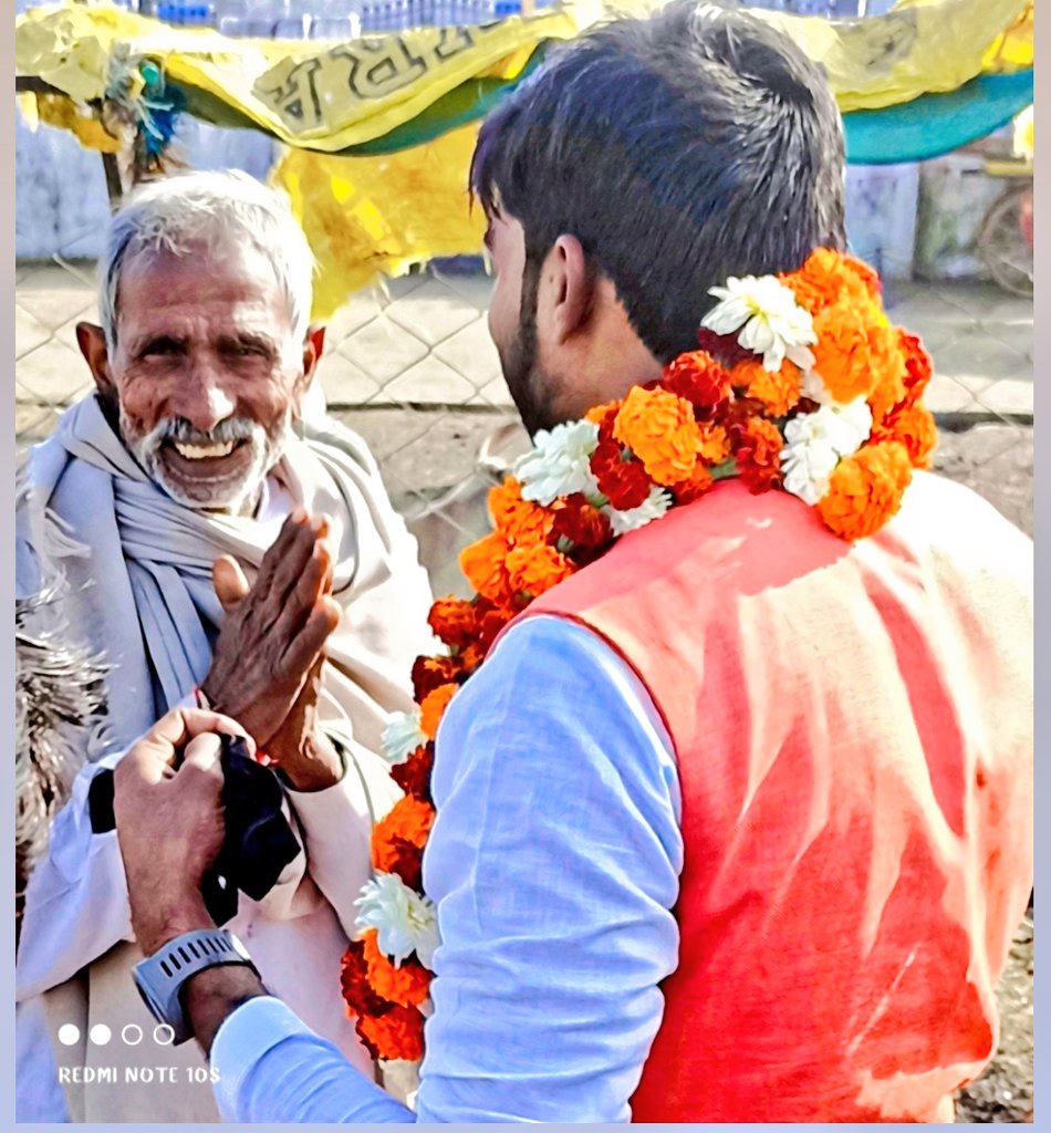 आज राजगढ़ जिला बैठक में जाना हुआ जहां रास्ते में खिलचीपुर पदाधिकारियों से मिलना हुआ सभी साथियों ने जो प्रेम दिया उसके लिए ह्रदय से आभार🚩🙏
<a href="/YoutH_Sir/">YoutH</a> <a href="/Ravipushpad1996/">Ravi pushpad</a> <a href="/NiteshMalviyaM1/">Nitesh Malviya (R.A.M)</a> <a href="/naruhindusthani/">हिंदू नारायण 🚩𝐦𝐨𝐝𝐢 𝐤𝐚 𝐩𝐚𝐫𝐢𝐯𝐚𝐫</a>  <a href="/BJP4India/">BJP</a> <a href="/INCIndia/">Congress</a>  <a href="/ManchAazad/">RAMMP</a>