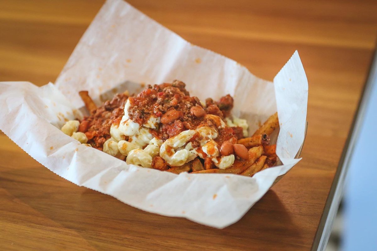 eatlocalroots's tweet photo. #secretmenuitem 
Swipe to unlock the secret 
.
#chilimacfries https://t.co/zwSa2Sv1kf