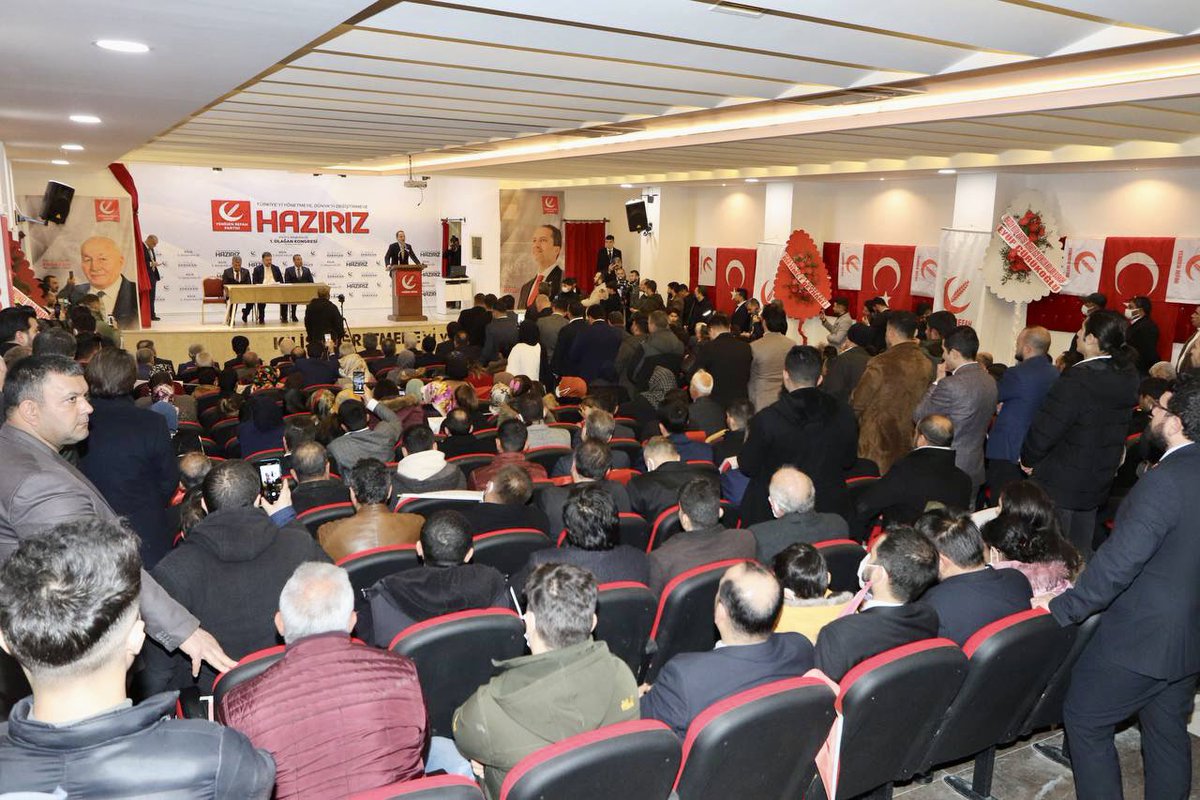 Kilis il kongremizi salona sığmayan bir katılımla ve son derece coşkulu bir şekilde gerçekleştirdik elhamdulillah. Kongremizde il başkanlığına seçilen Mehmet Reyhanlı başkanımızı ve ekibini tebrik ediyoruz.