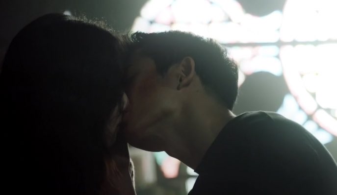 jisoosjpg's tweet photo. THEY KISSED https://t.co/ae9K7GowCk