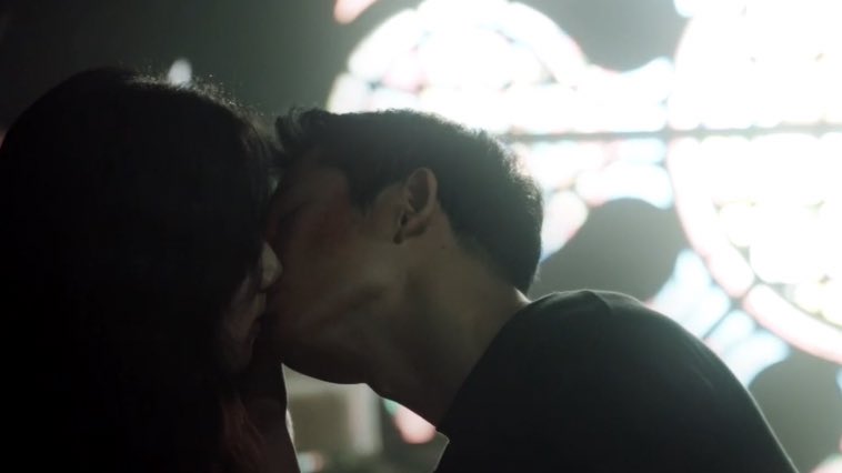 jisoosjpg's tweet photo. THEY KISSED https://t.co/ae9K7GowCk
