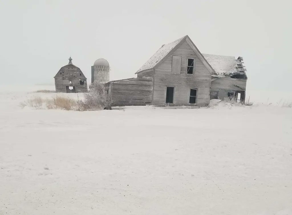 BestPixMN's tweet photo. Abandoned house in Red Lake County, Minnesota. https://t.co/8ULV8qQS3P