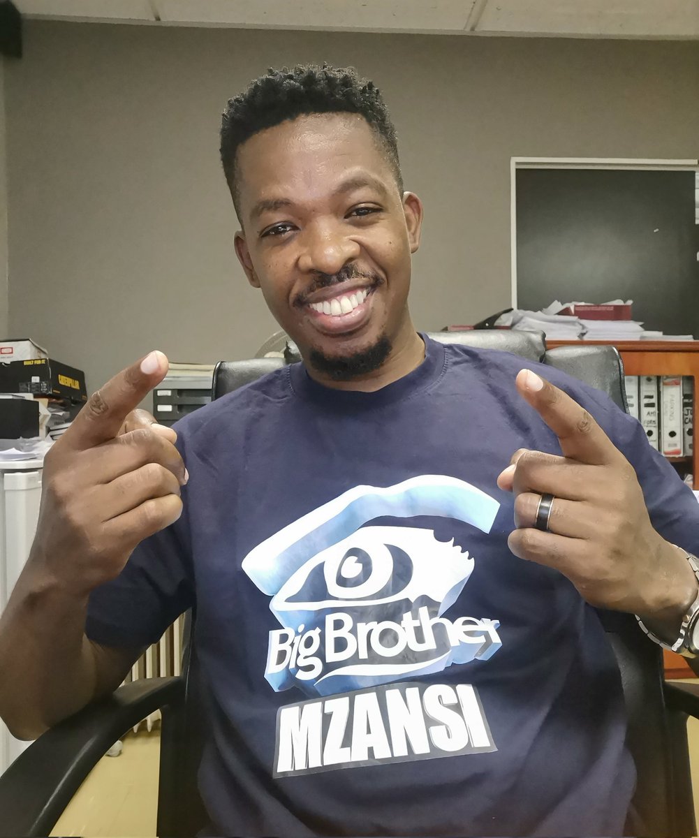 Ngcobo2010SE's tweet photo. I can't wait to watch this season's #BigBrotherMzansi. I have been constantly checking #Channel198 thinking @BigBroMzansi might have given us next week' scoop.. Kuphi khona ๐ #BBMzansi
#Gayton #Kuku #Lamola #Cyril https://t.co/o4q0cDCVnJ