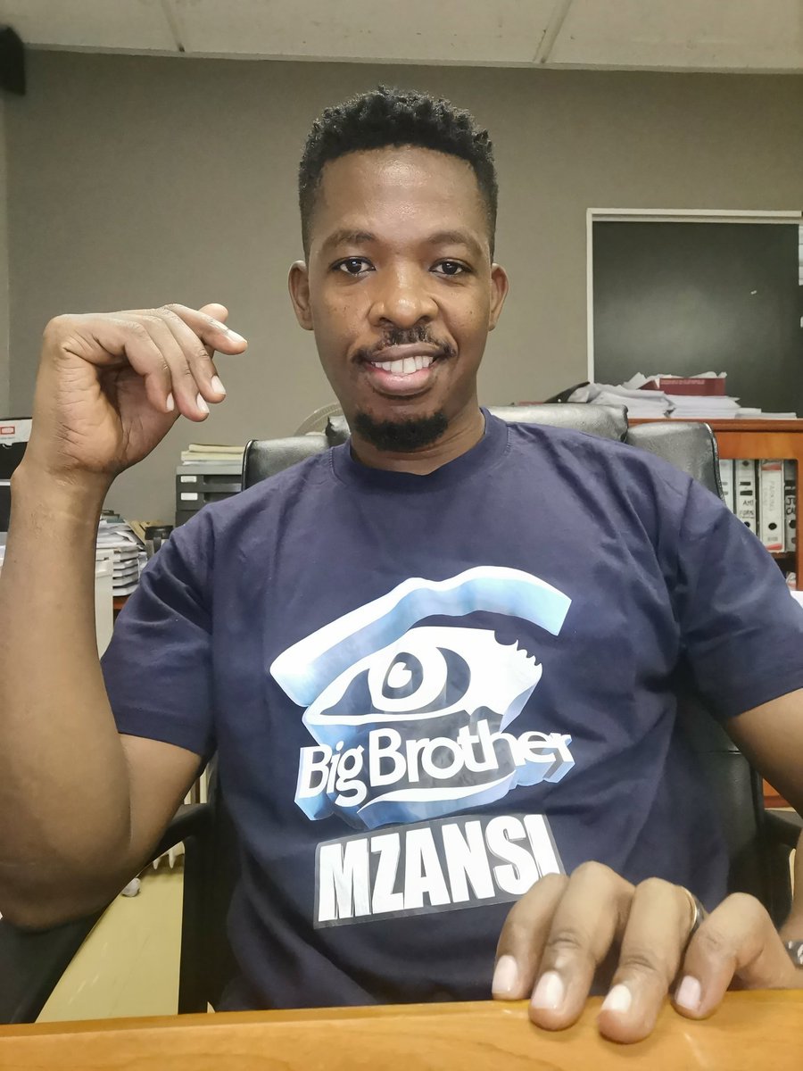 Ngcobo2010SE's tweet photo. I can't wait to watch this season's #BigBrotherMzansi. I have been constantly checking #Channel198 thinking @BigBroMzansi might have given us next week' scoop.. Kuphi khona ๐ #BBMzansi
#Gayton #Kuku #Lamola #Cyril https://t.co/o4q0cDCVnJ