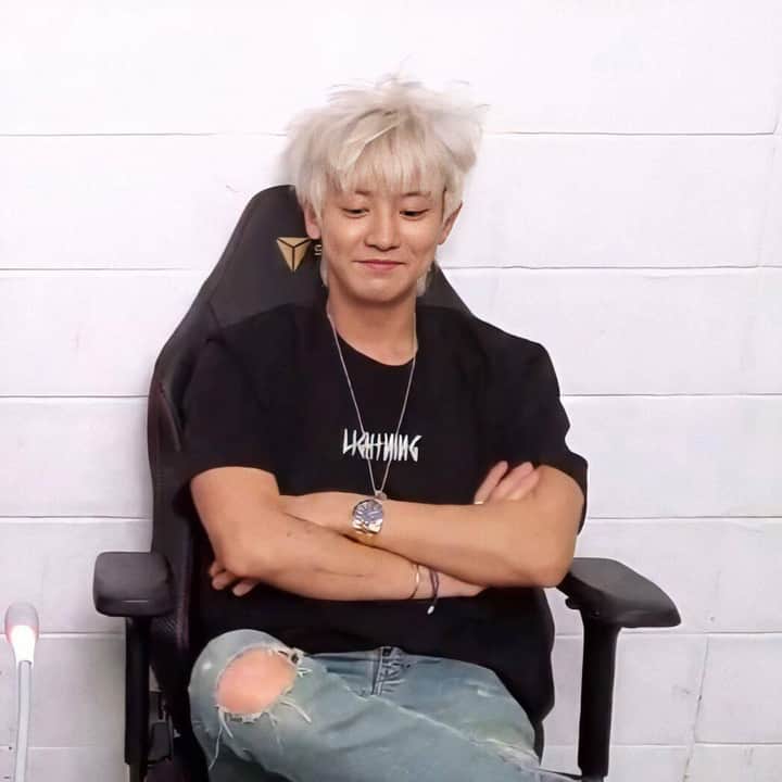 N3XOT9's tweet photo. EXO-L después de haber terminado con la votación de SMA. 😅

#AllForEXO
#AllForEXOSMAKWave
#EXO @weareoneEXO #엑소 https://t.co/OCbUYFu28m