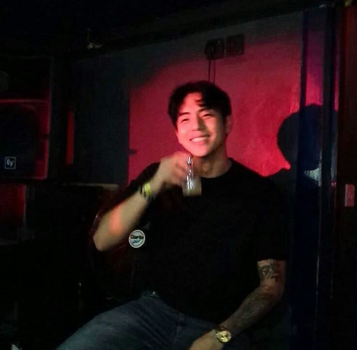 ⠀

 ⤷ : mistergagio.⠀ —   sns update
📍: Jjangdak Chicken &amp; Beer BGC 
       mukha nang napayagan ng 
       misis sa chillnuman 🤪 

⠀