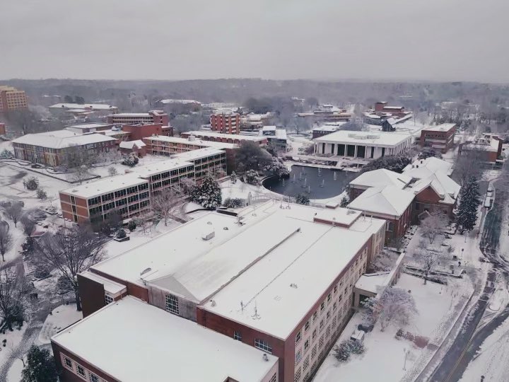 ClemsonUniv's tweet photo. Good morning from a snow covered campus! ❄️ https://t.co/pf3R9q2oGi
