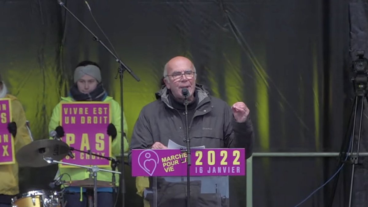 MarchePourLaVie's tweet photo. "Rallonger le délai légal d'IVG implique pour avorter d'écraser la tête du bébé. Avec cette #PPLIVG, les idéologues viennent sur le terrain du réel : ils se rendent désormais compte qu'avorter, c'est tuer !"  #MPLV2022 https://t.co/p61W3KjRFV