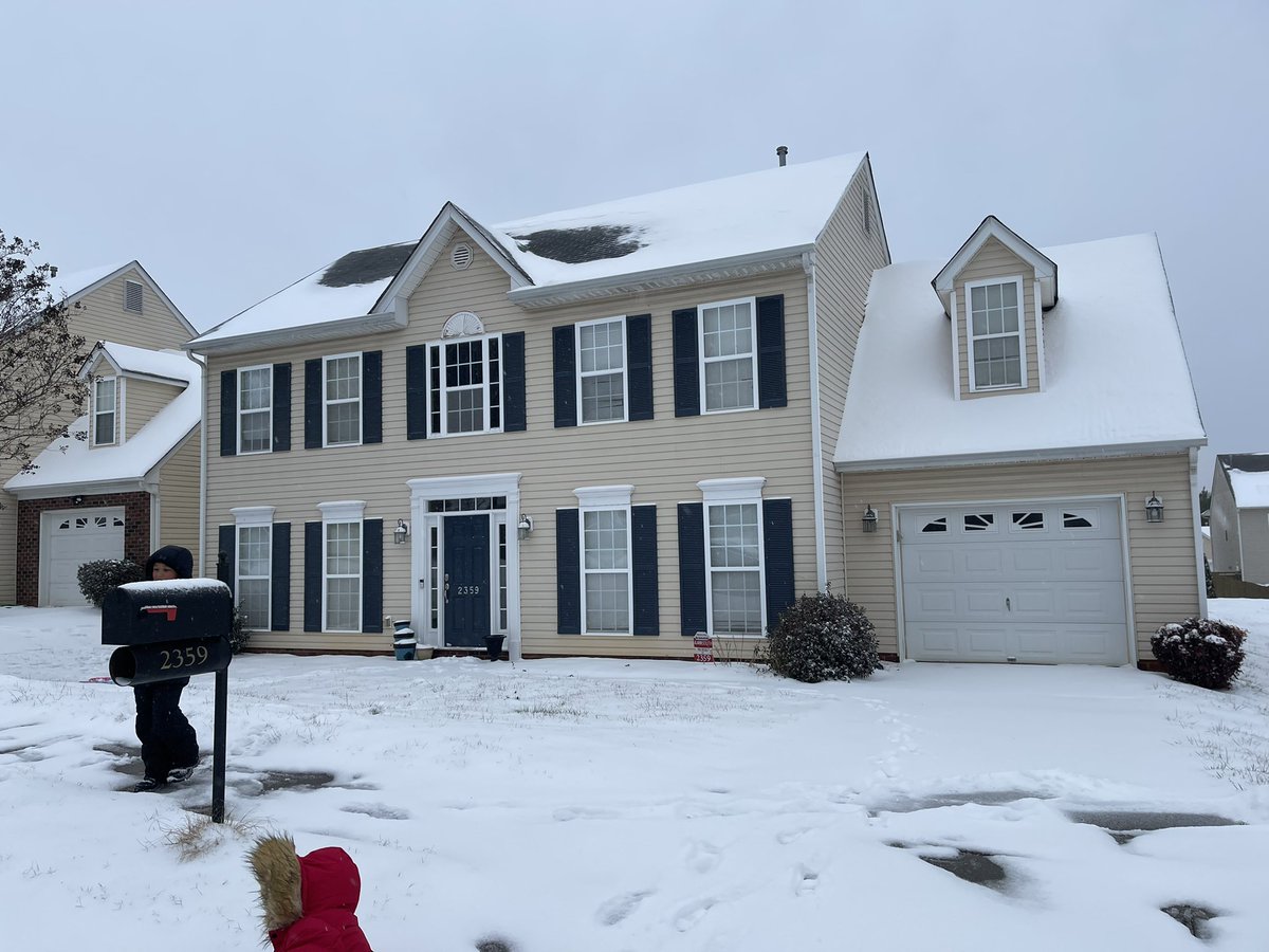 MrsJGullick's tweet photo. Enjoying the winter wonderland this morning! #snowcold #snowpretty https://t.co/y0UkgqCvYz