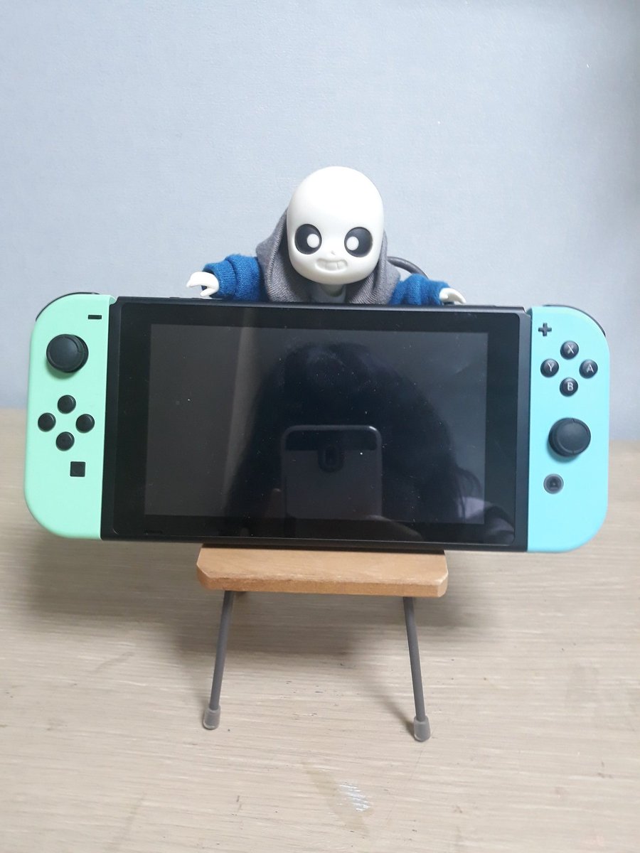 오랜만에 사진 올려요
닌텐도 스위치 샀어요