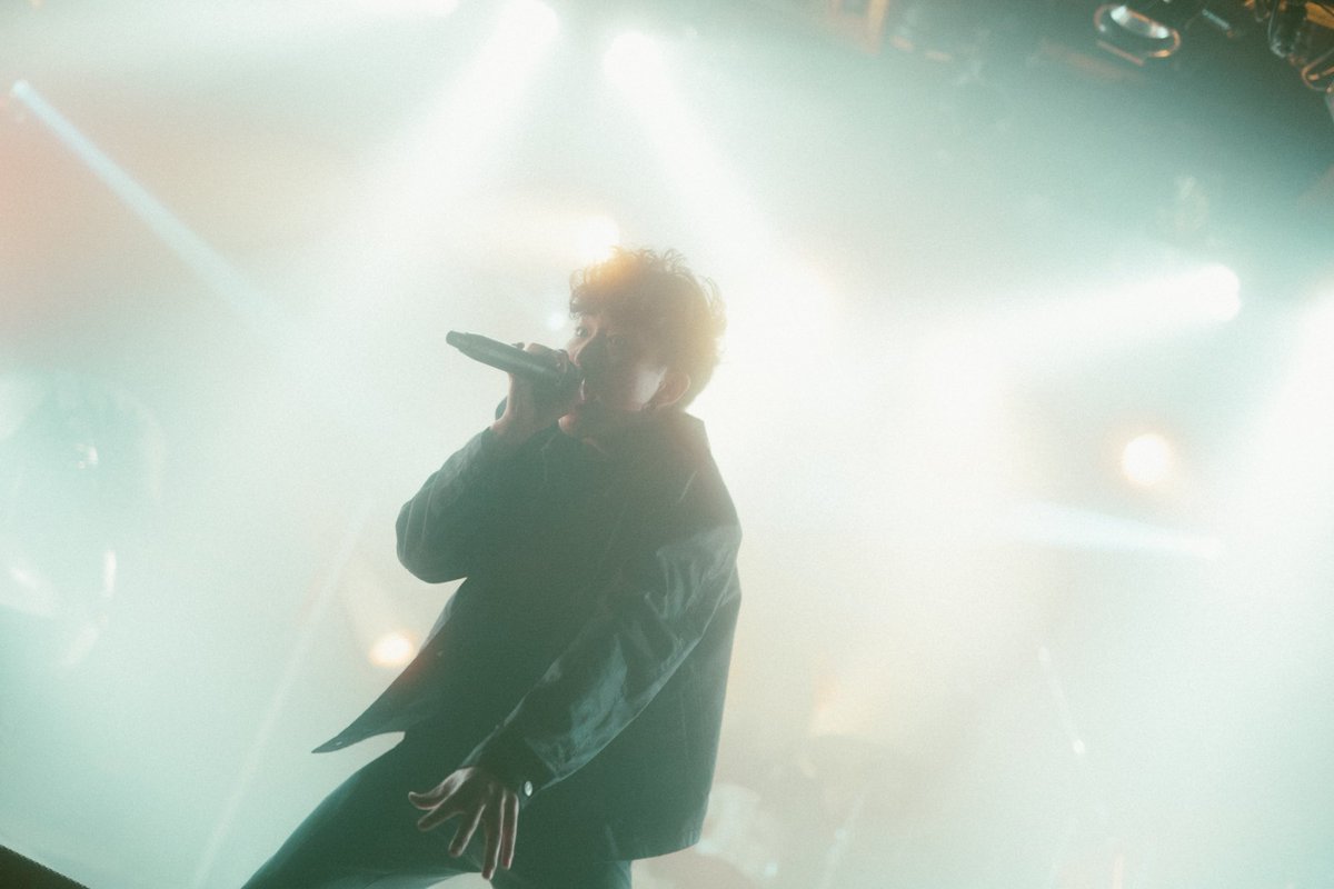 crowsalive_jpn's tweet photo. 01.12(Wed) SHIBUYA CYCLONE
@mildrage_010 pre.
"THE LAST LIVE"

- set list -
1. Introduction #1 - Twilight World
2. Dawn ft. MEG @Meg_0104_ 
3. AGAIN
4. Lost In The Echo ft. Vinny @vin_asleep_ 
5. Twilight
6. Smoke Signal

Photo @musicmagic3923 

#CROWSALIVE2022 
#mildrage https://t.co/6ybLuU2toJ