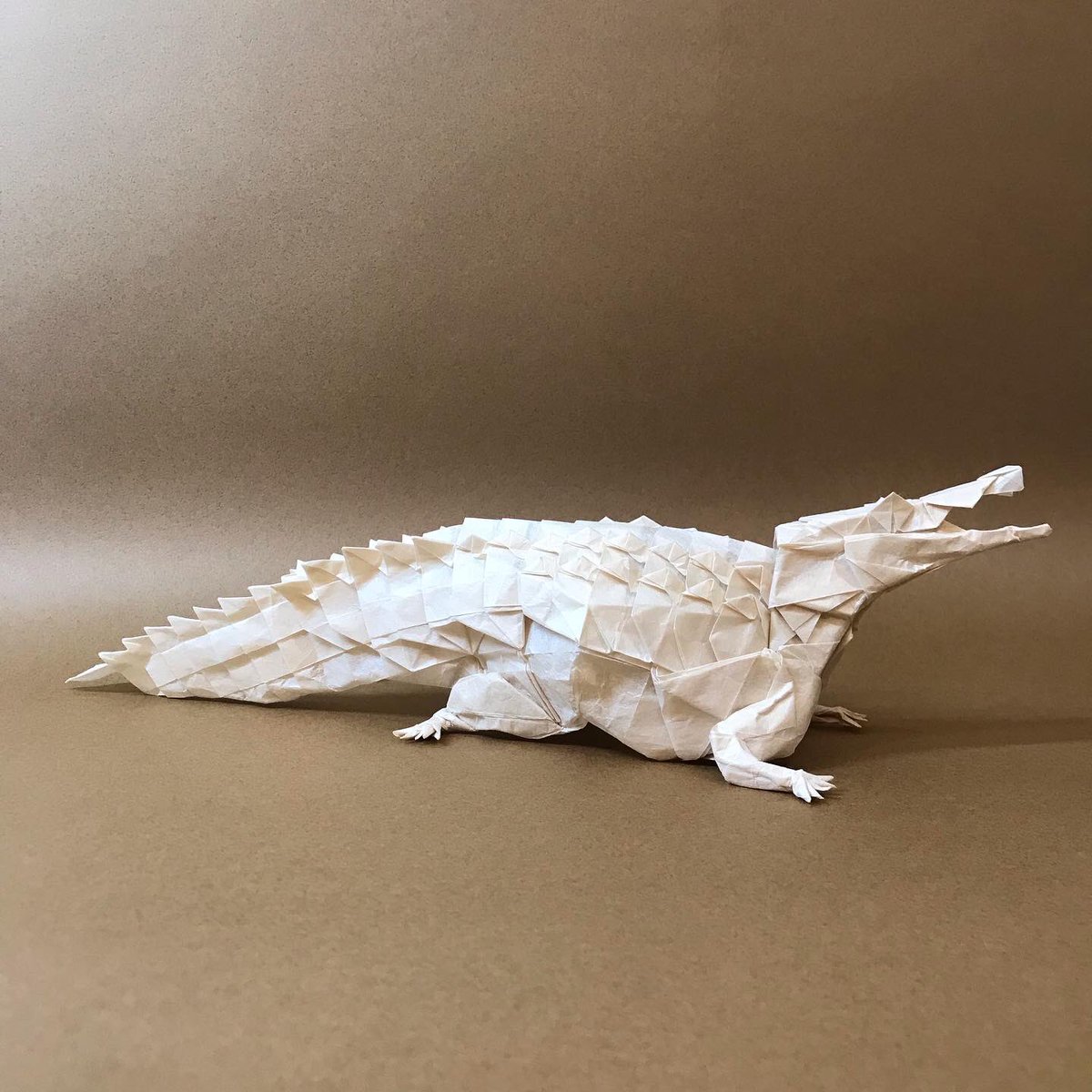 terururu1115's tweet photo. Jeong Jae IIさん創作
「カイマン」
60㎝
#corsoyardpaper FO-01薄口
#origamipro より
クリスマスとお誕生日にもらった憧れの紙で折りました。
折り心地最高です‼️
@arisannoorigami さんありがとうございます‼️ https://t.co/1Z7fLCi2eq