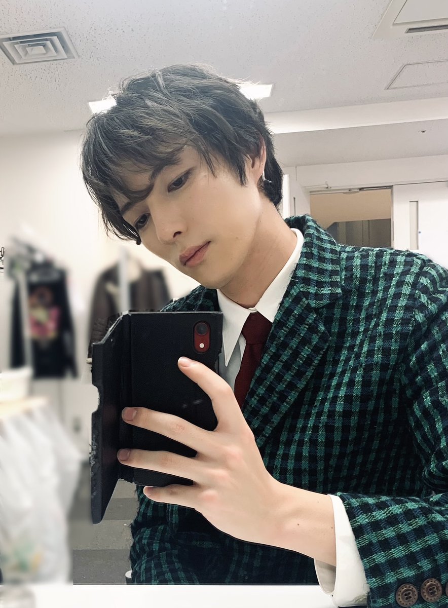 舞台「夜明けのうた」

本日千秋楽を迎えました。
全7公演ご来場くださった皆様、誠にありがとうございました。

それぞれ悩みや葛藤を抱えながら生きている。
皆様にとっての夜明けが訪れますように。

藤木明 役　富永勇也