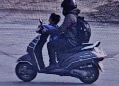 sandhyafernez's tweet photo. Familia, let’s unite &amp; help find this child. Swarnav (Duggu) has been missing since 11th Jan from Balewadi High Street area. Let’s spread a word of caution everywhere to ensure the child is reunited with his family. Swarnav’s dad is an active social worker who has helped many! https://t.co/1PYkpqUur4