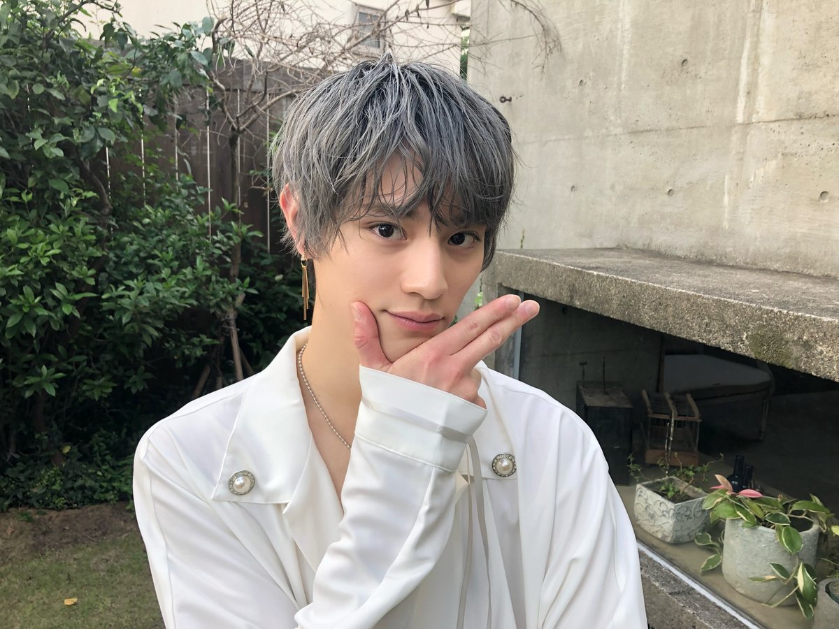 本日23:59まで‼️／ 第3回2ショットチャット会💻応募券付生写真セット