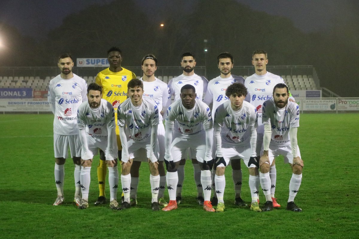 uschangefoot's tweet photo. #OSFCUSC #National3 🏆
📸 Défaite 3-1 de notre #TeamUSC hier soir sur la pelouse de Saumur
➡️ Solide, le leader du championnat a maîtrisé la première période. Nos changéens ont su réagir et produire plus d'efforts en deuxième période. Ils auraient mérité de revenir au score... https://t.co/3SkCEZwTrI