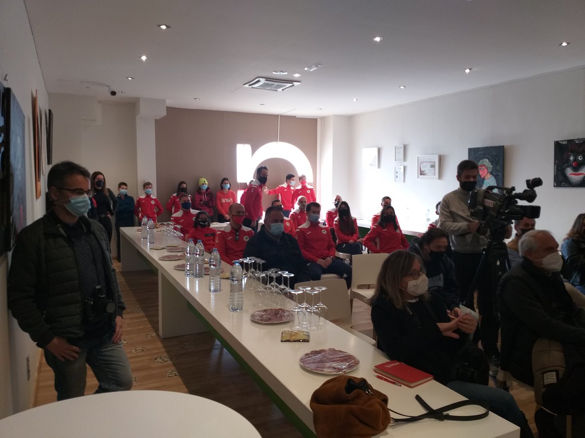 marcoonio13's tweet photo. En la presentación del Club Arroyo Alligators Touch realizada en la @BodegaCopaboca https://t.co/ADj8mc0bLf