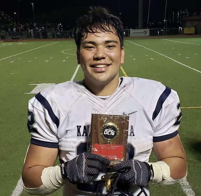 MckayPali's tweet photo. What a way to finish off my first varsity football season with an impact player award!  Thank you to my coaches, family, teammates, trainers, and my Heavenly Father. 
@RobDeMelloKHON @MauiNewsSports @BYUfootball @Coach_Taura @BaldHeadTruth @uhsports808 @oc16tv @bedrocksportshi https://t.co/dnbMUopsSd