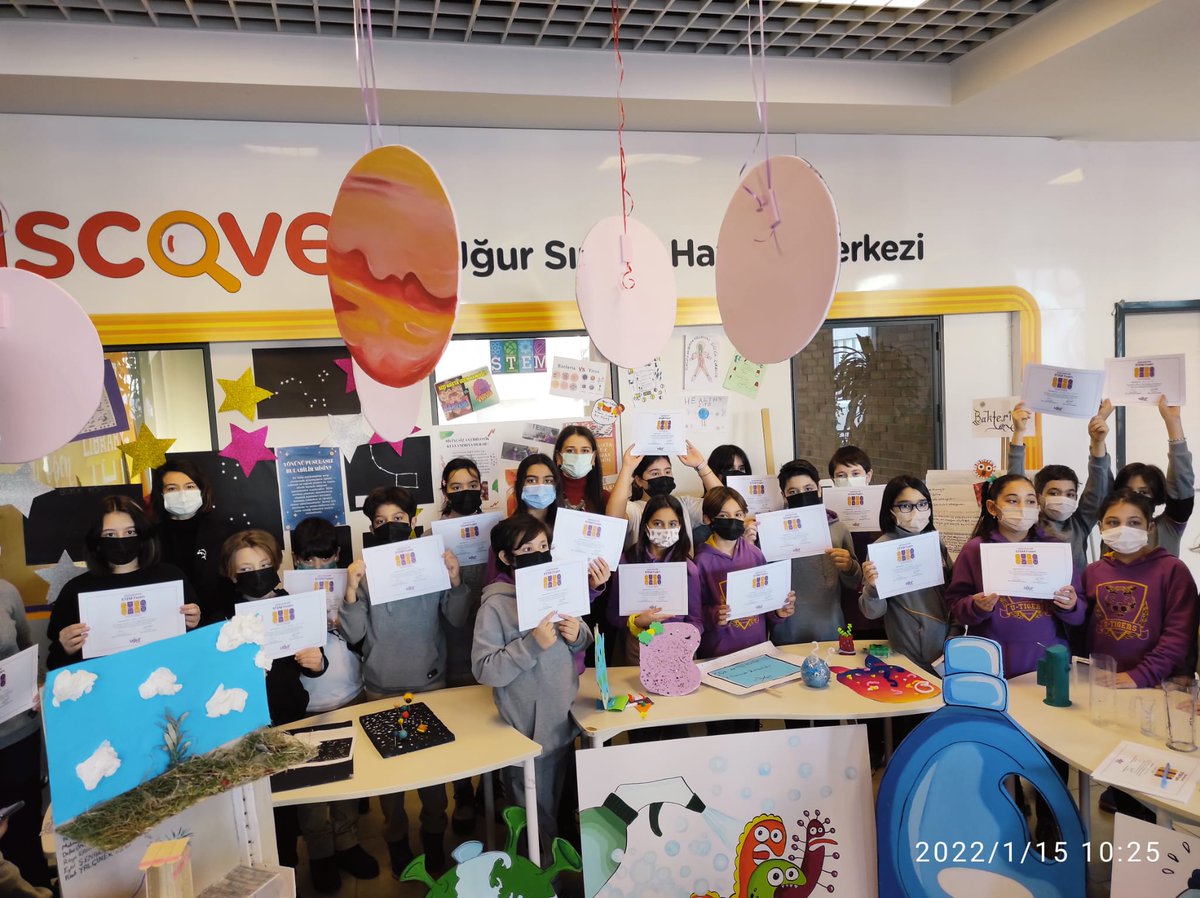 Uğurlu öğrencilerimiz #STEMfuarı katılım belgelerini aldılar 🎊🎉 
#STEMgelecektir 
<a href="/mrvktyzcn/">Merve Özcan</a> <a href="/coskunfrt13/">Coşkun Fırat</a> @lanseolatum <a href="/senem_bademci/">Senem Bademci</a> <a href="/BAUSTEM/">BAUSTEM</a> <a href="/karsiyaka_uo/">Uğur Okulları Karşıyaka Kampüsü</a>