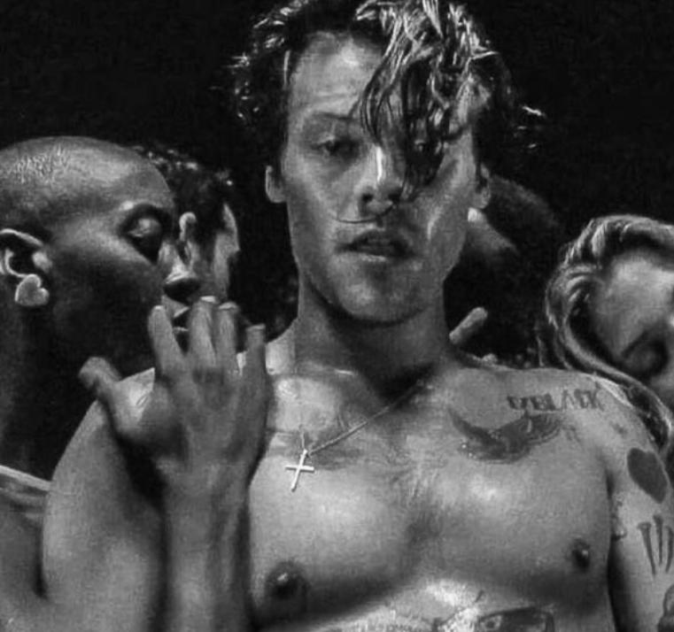 thestylesfandom's tweet photo. https://t.co/LEi4qJdyz8