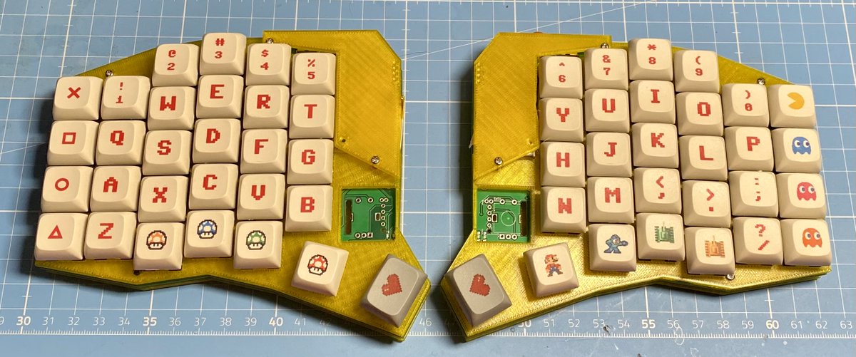 Keyboard: Hakea BLE by Tokas Kable Works 
Switch: Durock POM Piano
Keycap:  DSA 8-bit
Firmware: #ZMK
#KEEB_PD #KEEB_PD_R79 #自作キーボード

(Waiting for its Panasonic encoders!)