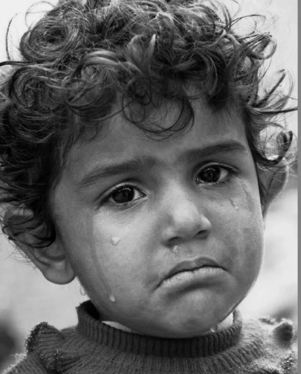 Грусть эмоция. Грустный мальчик. Грустное лицо ребенка. Плачущий ребенок. Лицо грустного ребенка.