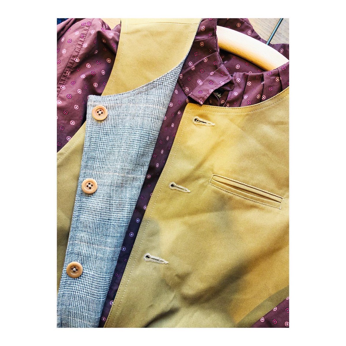Colenimo's tweet photo. Colenimo shop is opening this weekend. Stocked new items☺️See you soon👋#colenimo #columbiaroad 
今週もよろしくお願いします☺️1月なのに青空が広がるロンドン、素晴らしい💙
#コレニモ　#ロンドン　#英国製 https://t.co/xn57qAJamj