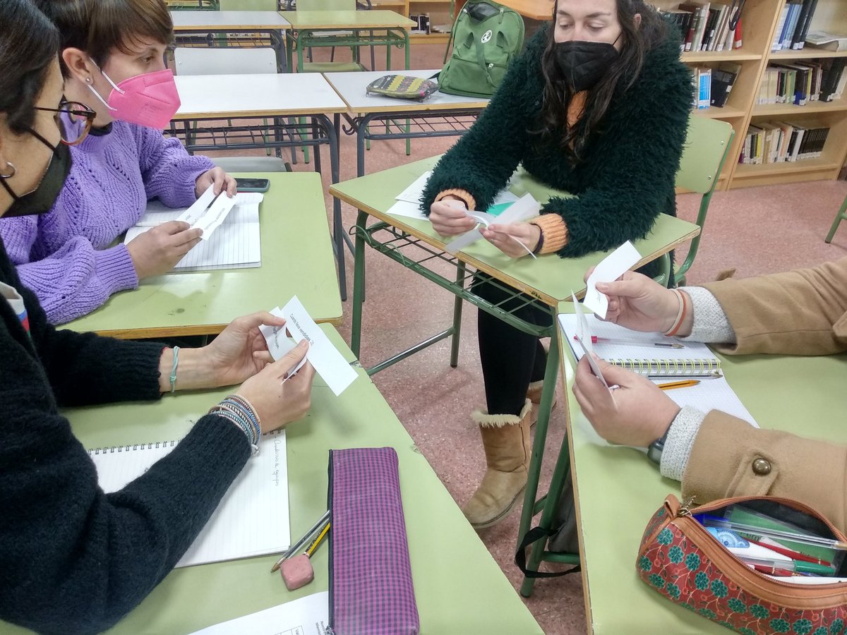 Entrevistar  a la "Evaluación Cooperativa" nos da pistas para conocer los intereses de los docentes. Formación sobre #aprendizajecooperativo en <a href="/IES_LaDehesilla/">IES La Dehesilla</a> . Una acogida excepcional. Grandes profes con grandes retos por delante. 💪🌟❤️