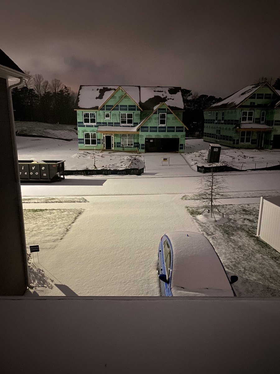 NicoleePGH's tweet photo. Let it snow! ๐ฅถโ๏ธ๐จ
#Snow #WinterWeather #SCSnow #QCWeather
@Queen_City_News @QCNWeather https://t.co/EzR1NlSURc