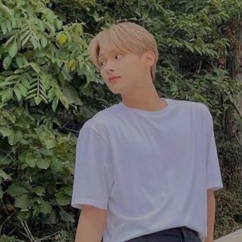 flwermgyu's tweet photo. the prettiest boy I have ever seen.

#CSD #CaratSelcaDay https://t.co/FmRKvOHkPB