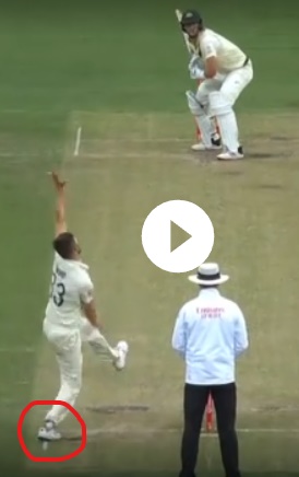 Did Pat Cummins actually get bowled off a back foot no ball? 🤔 #Ashes <a href="/cromb_bomb/">Christopher Cromb</a>