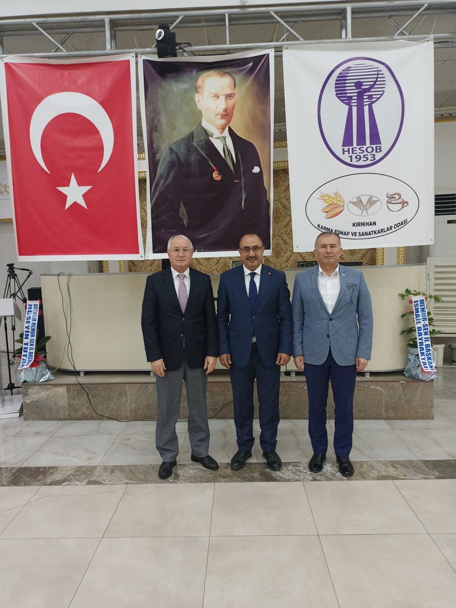 _huseyintutar68's tweet photo. Kırıkhan Karma Esnaf ve Sanatkarlar Odasının bugün yapılan olağan genel kurul toplantısına HESOB Başkanı Sayın @KadirTeksoz ile katılım sağladık Sayın @ibrcihangir güven tazeledi. Kıymetli Ağabeyim'e hayırlı olsun. Çalışmalarından başaşrılar diliyorum.@ErolAkn51389 https://t.co/9NpWDbDN38
