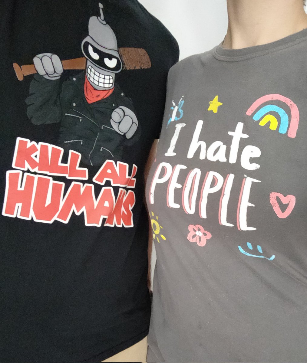 Y así es como salimos un domingo por la calle <a href="/StaMcGrady/">Mara</a> y yo. Normalicemos el odio! 🙂