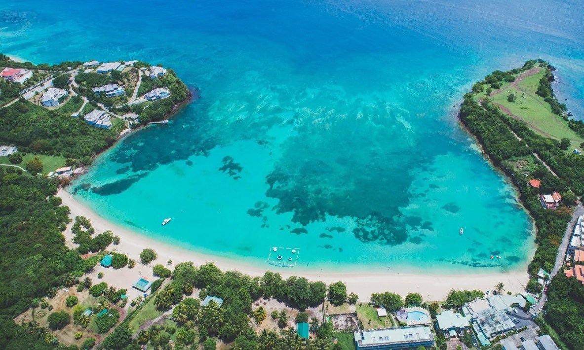 CaribbeanProp's tweet photo. Morne Rouge beach, Grenada - Superb Studio apartments for sale from just US$189,000. Steps down to Morne Rouge beach or a short stroll to Grand Anse beach - take your pick! 😎☀️🌊🏄‍♀️

https://t.co/n62u9fI6vs https://t.co/FjKKlkZJXf