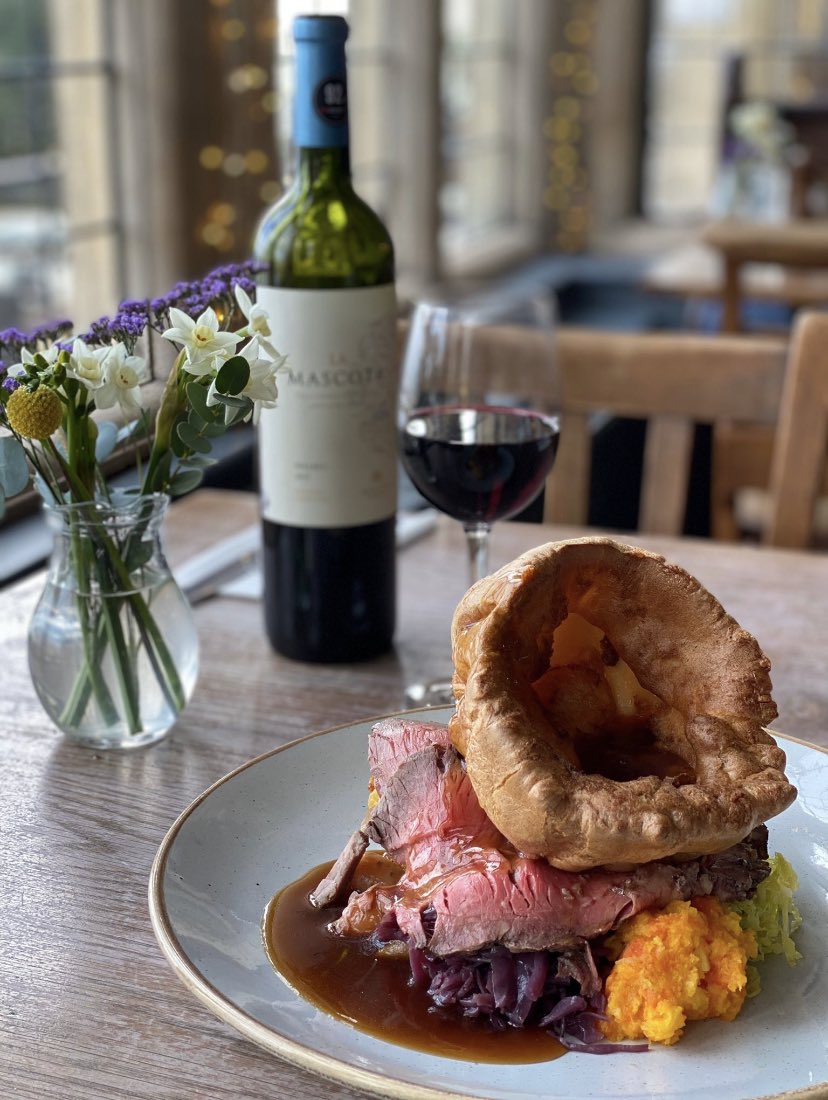 HareHoundsBath's tweet photo. Did you know we’re one of the few pubs in Bath that does delicious roasts right through until the evening? We have plenty of space from 6 onwards if you fancy a filling full stop to your day out - book through our website or opentable #roastpost #sundayroast https://t.co/Z0HX29XO6K