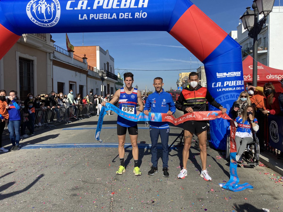 AytoDeLaPuebla's tweet photo. 👏👏👏👏👏

¡Orgullo de atletismo cigarrero! 

🥇 Luis Miguel Moreno Casares “Nene”
🥈 José Manuel Palma
🥉 Migue González 

¡Viva La Puebla!

#XMediaDeLaPuebla #LaPueblaesDeporte #ProvinciaSev #TDSProvincia https://t.co/o2N6D9hlUY