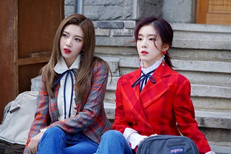 rev__irene's tweet photo. one of my first modelling gig with @rev__joy #throwbacksunday https://t.co/0Kj2wZUb4Y