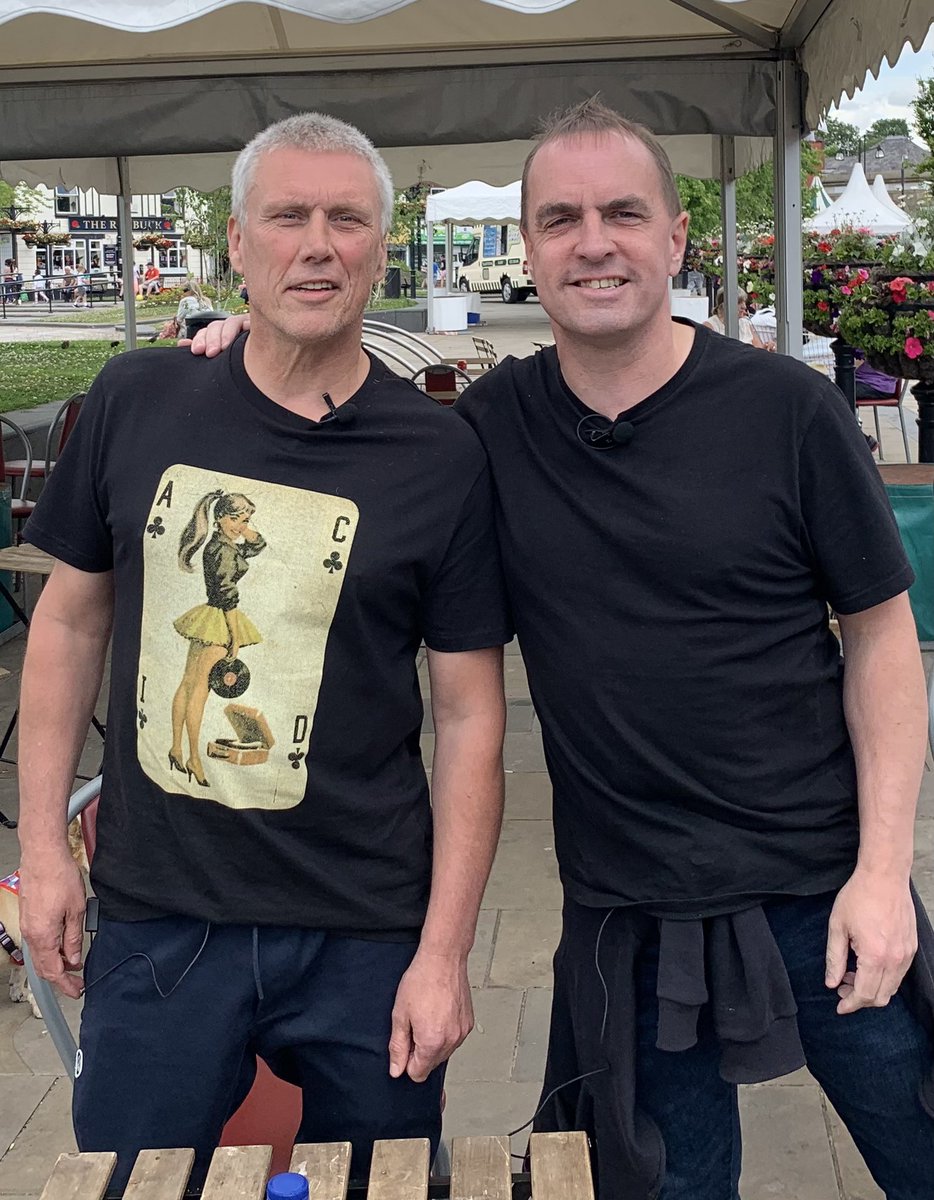 davesweetmore's tweet photo. Good luck #bez on @dancingonice!
#happymondays #votebez #dancingonice https://t.co/ixmuSpJ1Zs
