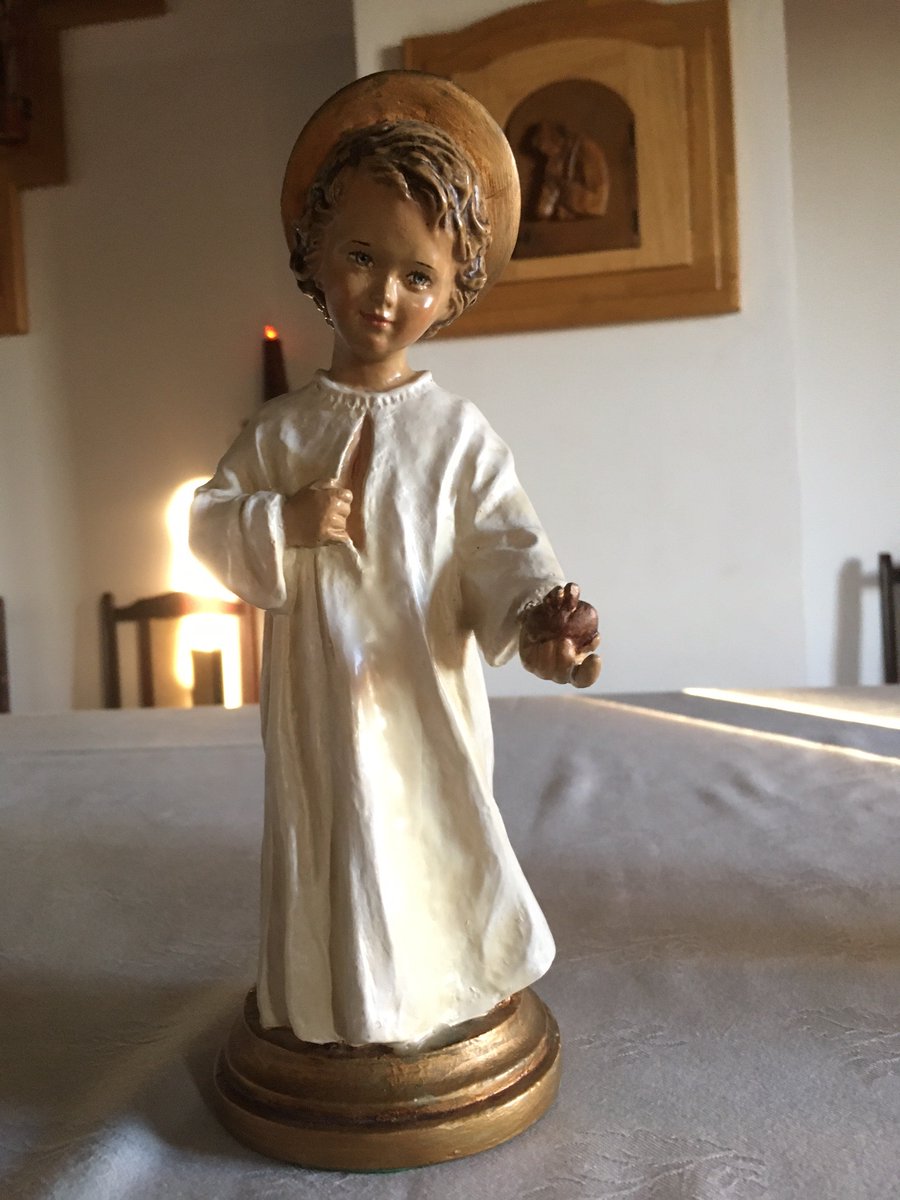 ObispoMunilla's tweet photo. "Dame tu Corazón,
que sea el mío,
que yo no busque nada más que a Ti,
que no me mire a mí cuando te sigo,
que ya no tenga miedo de morir." (Gonzalo Mazarrasa) https://t.co/aSGnCCQKA4