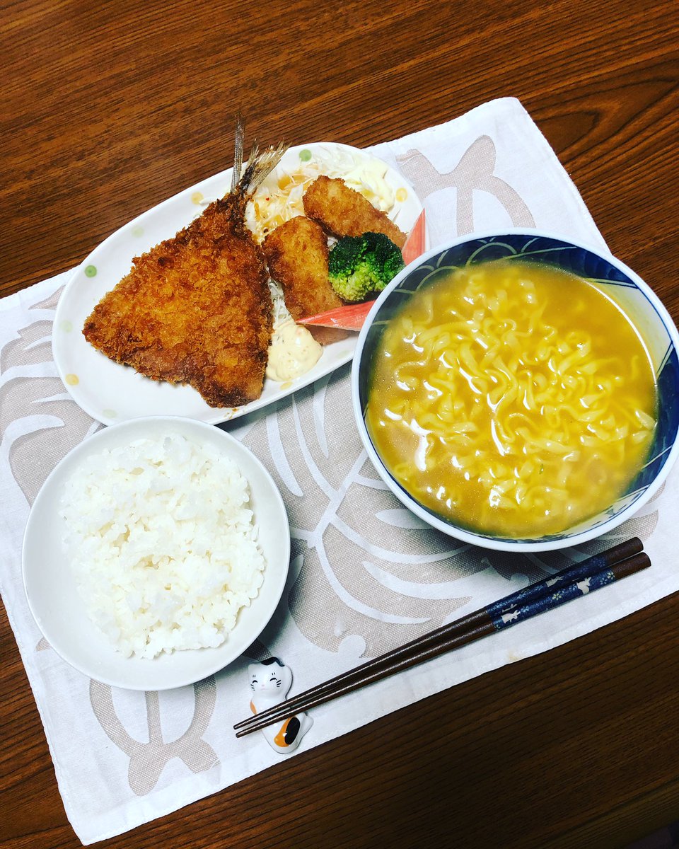 ✨🎶今日の夜飯🎶✨ 今日は、アジフライと イカフライ😁 ご馳走様🙏✨