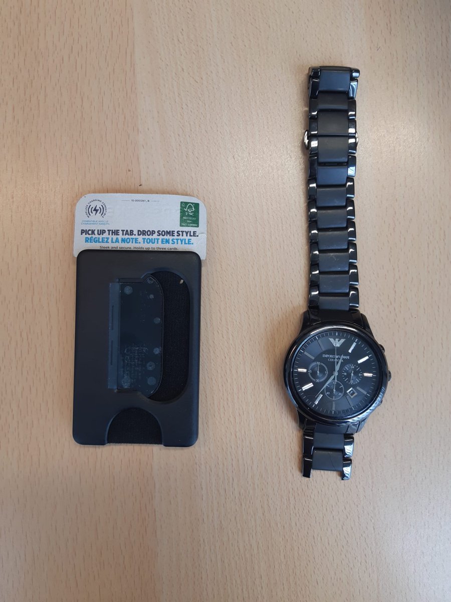 Vannacht werd op de Laakweg in Den Haag een verdachte aangehouden ter zake diefstal uit voertuig. Wij zijn op zoek naar de eigenaar van de goederen op de foto. Weet u meer? Bel 0900-8844