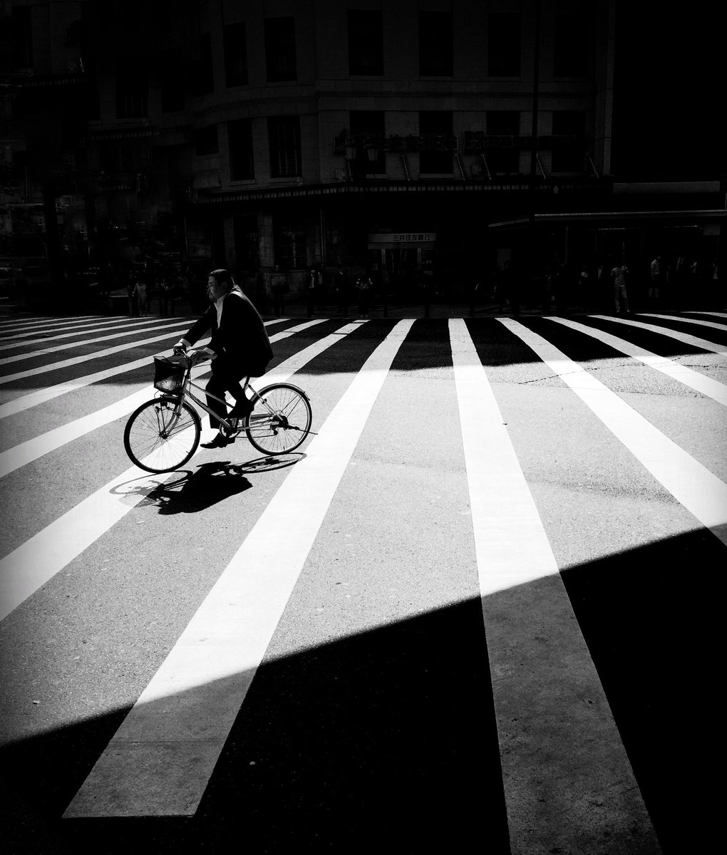 MarkFearnley_'s tweet photo. Shadow stories, Japan 2017 
#streetphotography 
#fineartstreetphotography https://t.co/N77Omlj1K2