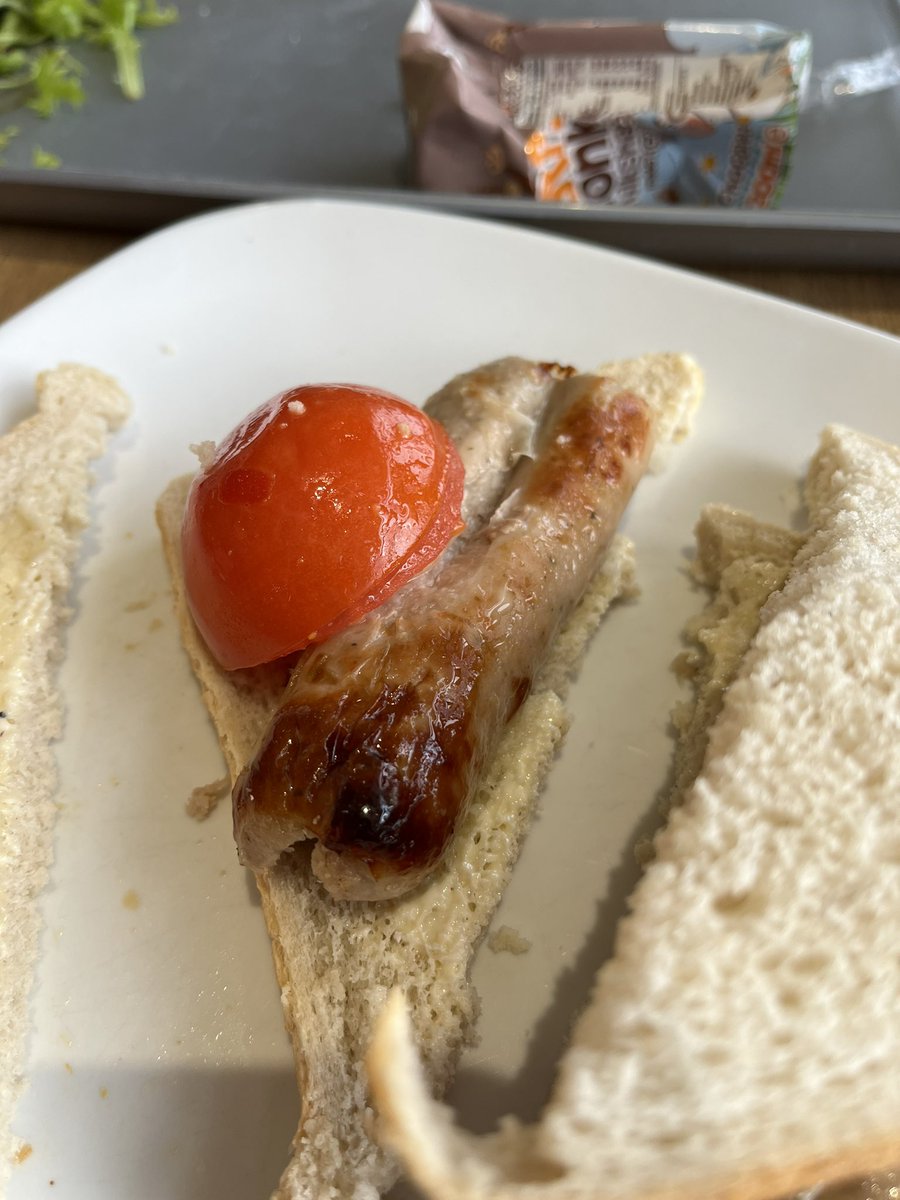 cragghillhol's tweet photo. @sainsburys @SainsburysNews your Keighley cafe has excelled with this sausage and tomato sandwich https://t.co/IP7gUrwuoJ