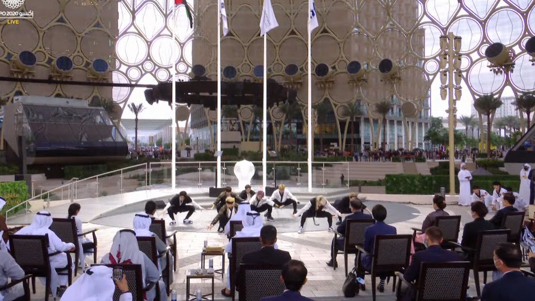 lovehynjn's tweet photo. stray kids performed infront of the vips including the president of south korea and UAE this is huge skz is representing the korean wave at the dubai expo 2020 the largest cultural gathering in the world so so proud of skz https://t.co/HGpVmuI9eb