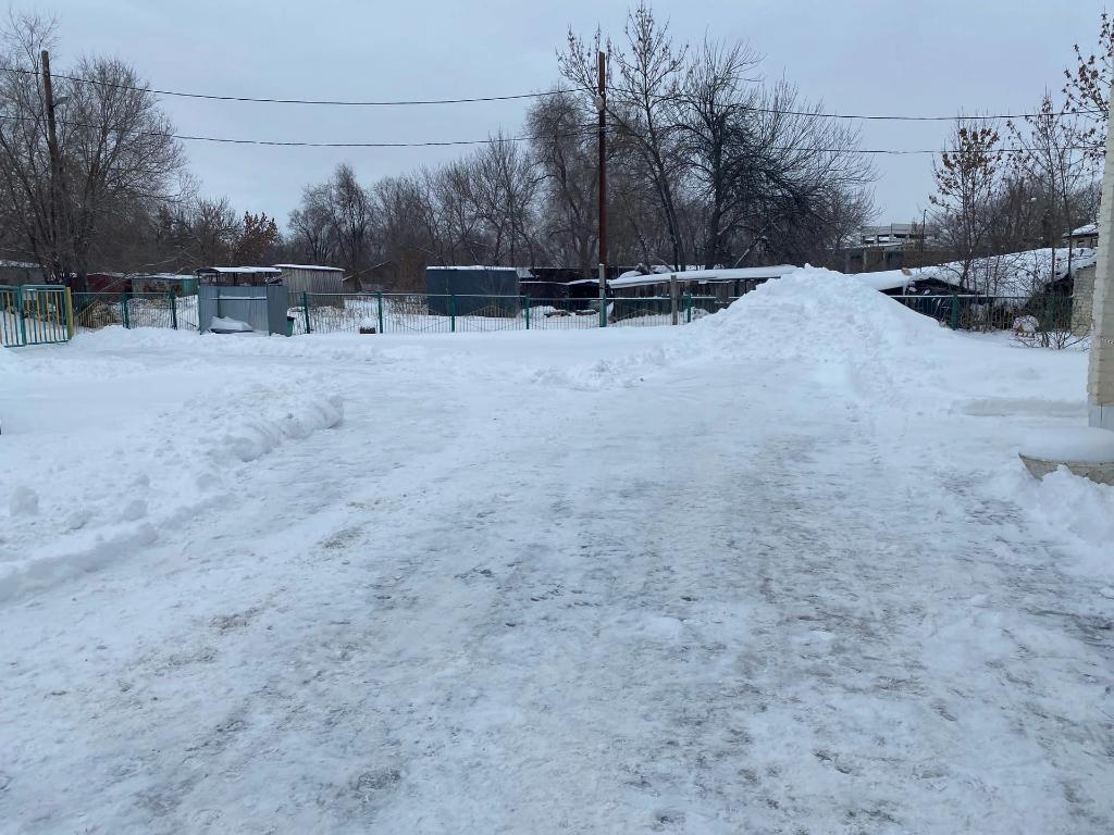 <a href="/kuibadm/">Администрация Куйбышевского района</a> <a href="/EKDxub3b4SqV48W/">Екатерина</a> <a href="/AA_Korobkov/">Алексей Коробков</a> <a href="/SamMobilePriem/">Мобильная приемная Губернатора Самарской области</a> <a href="/D_Azaroff/">Дмитрий Азаров</a> <a href="/E_Lapushkina/">Елена Лапушкина</a> <a href="/MP_Blago63/">МП Благоустройство</a> <a href="/samara_in/">Администрация Самары</a> @SODEDDS Активисты Молодёжного парламента Куйбышевского района, совместно с волонтерами Самарского политехнического колледжа и активистами <a href="/mgerkuib/">Молодая Гвардия | Куйбышевский район г.о. Самара</a> очистили от снега дорожки детского сада 265 в посёлке Водники. Спасибо <a href="/SpirinSergeiA/">Спирин Сергей</a> и <a href="/ganin2003AA/">Арсений Анатольевич Ганин</a>! Так держать!