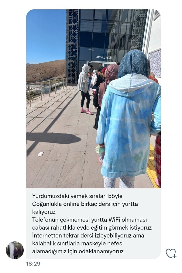 #YönetemiyorsunKoca Online eğitimin faydası Canlı derslere bağlanmak için birden fazla prosedür gerekmez.