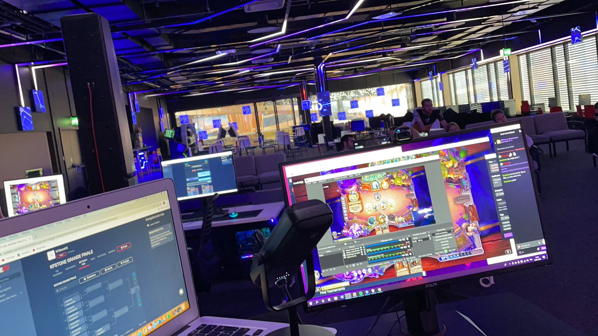 Le tournoi a commencé de la plus belle de manière et le stream également ! Vous pouvez suivre le tout ici :

Battlefy -> battlefy.com/kfstonehs/kfst…

Le stream -> twitch.tv/kfstonehs

Bonne chance à tous ! 🐼❤️