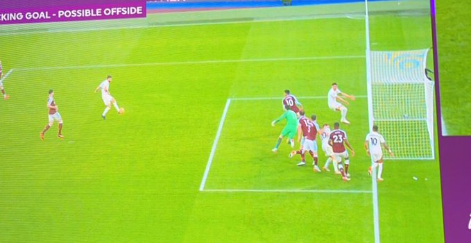 sportbible's tweet photo. Rodrigo ruled offside...

Thoughts? 😅 https://t.co/b0si8rH4FI