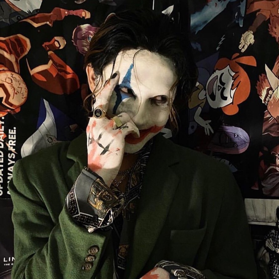 SarahnghaeSB19's tweet photo. pARANG JOKER AT HARLEY QUINN ANG GALAWAN AHIHIHIHI 

@SB19Official #SB19 
Listen to #Bazinga_SB19 https://t.co/jTXgmHZZCa