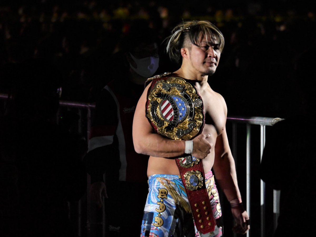 ata_rashiku's tweet photo. 逸材の、この表情…。エースは何を想うのか…。誰が何と言おうと闘う姿に勇気もらえたし、ベルトを抱える姿に嬉しさが込み上げました。 #新日本プロレス  #njpw #njwk16Day2  #棚橋弘至 https://t.co/pdcHa9qg8i